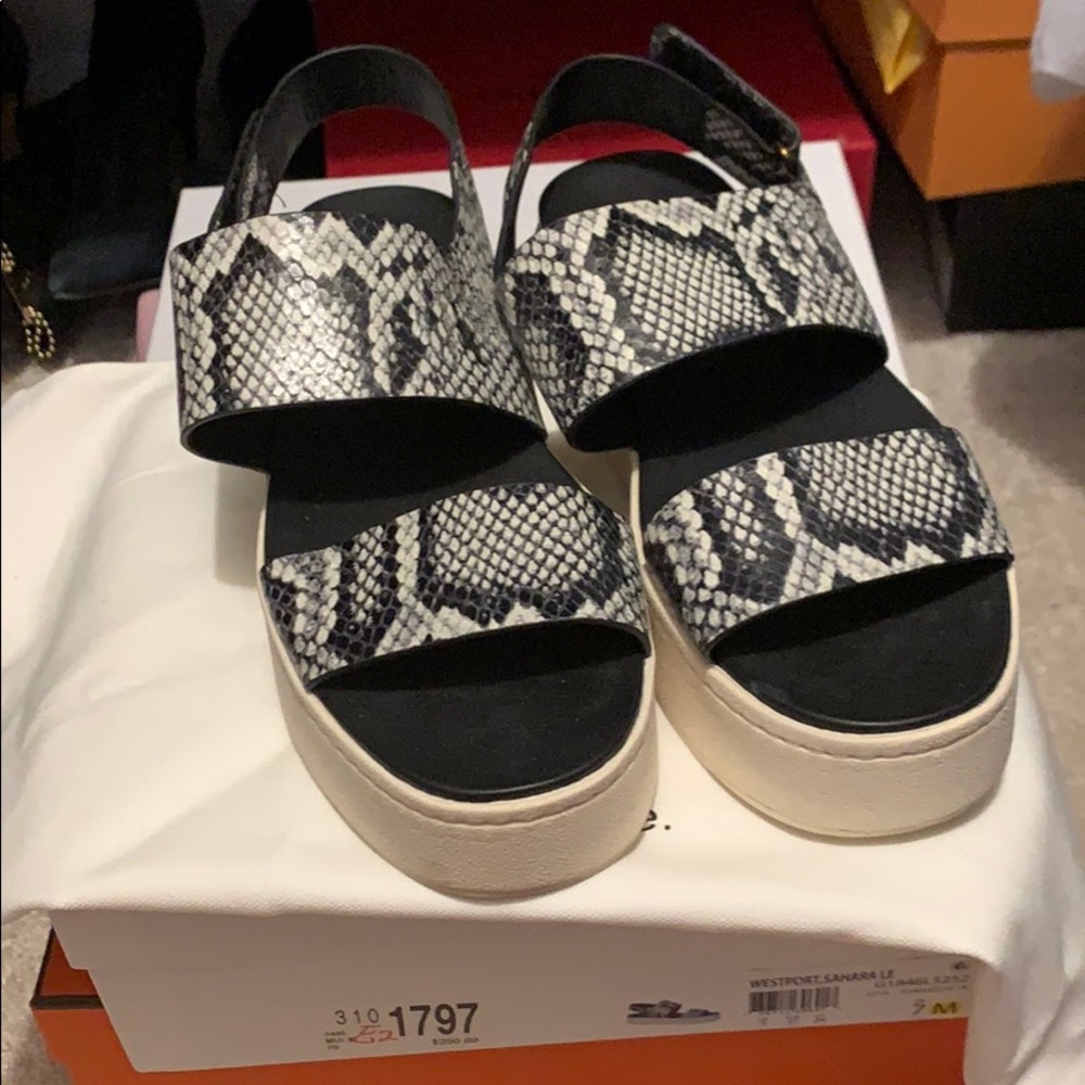 Sandal